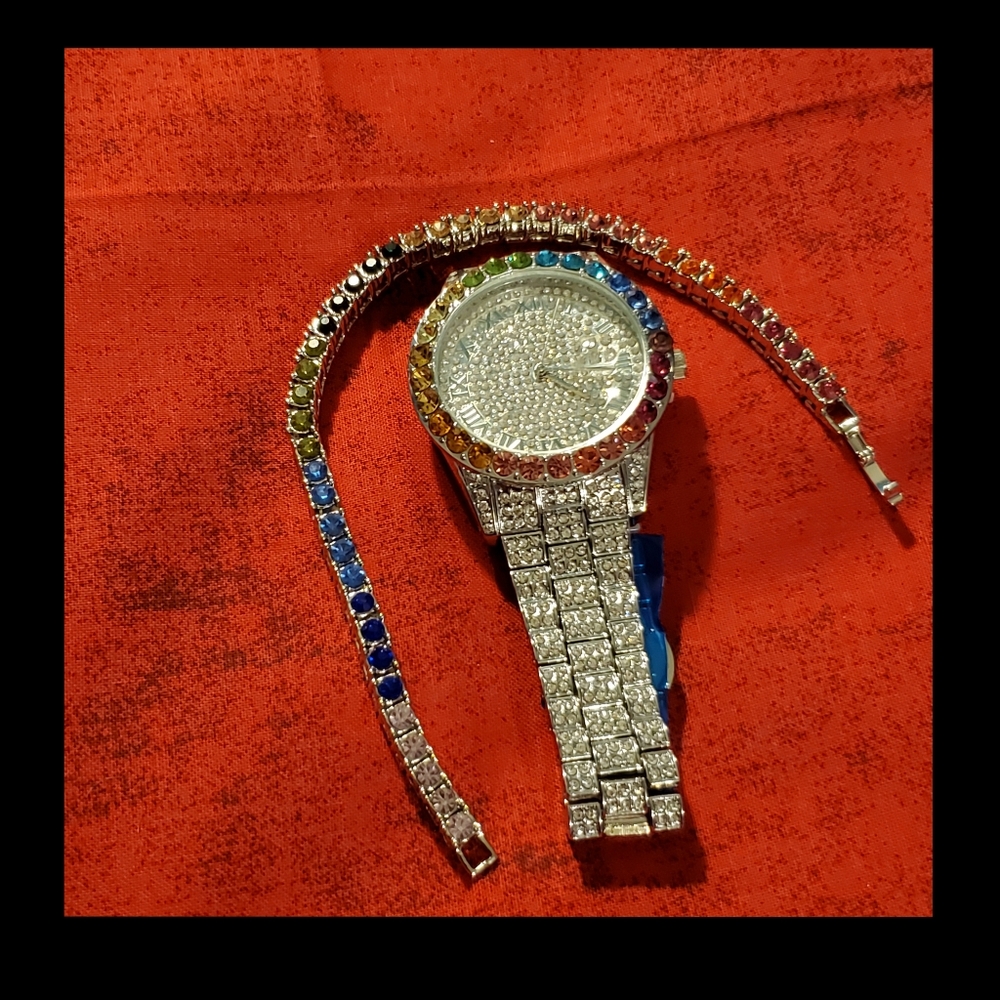 Elegant Silver and Multicolor Women's Watch and Bracelet Set - Picture 7 of 9